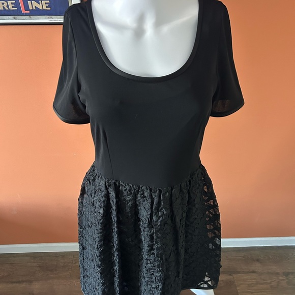 VINTAGE JEANNENE BOOHER black short-sleeved a-line dress - Picture 3 of 9